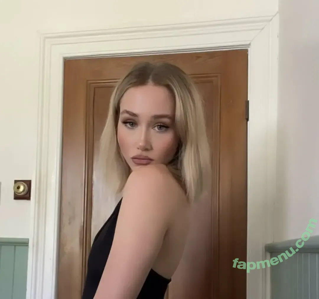 lucyveia nude photo #0040 (lucyvixen)