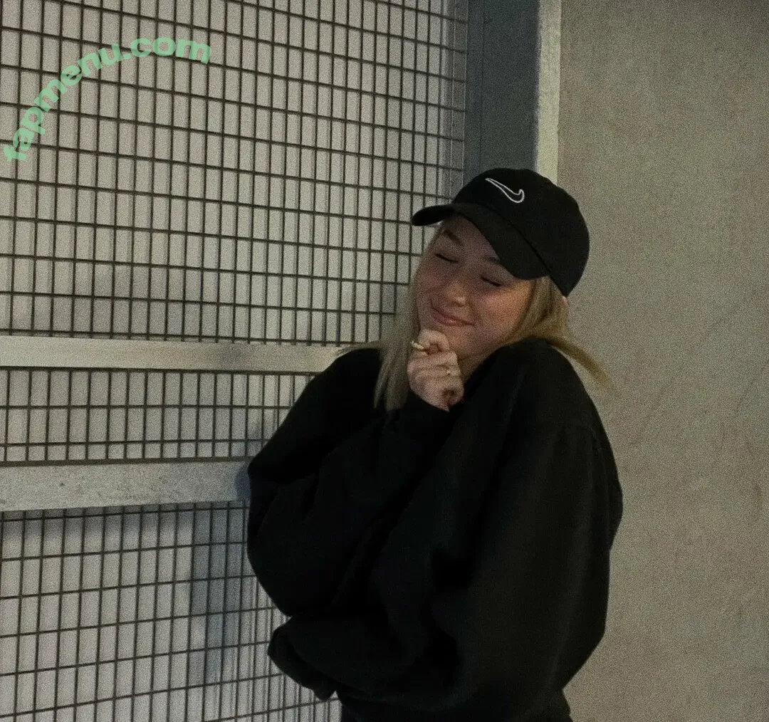 lucyveia nude photo #0079 (lucyvixen)