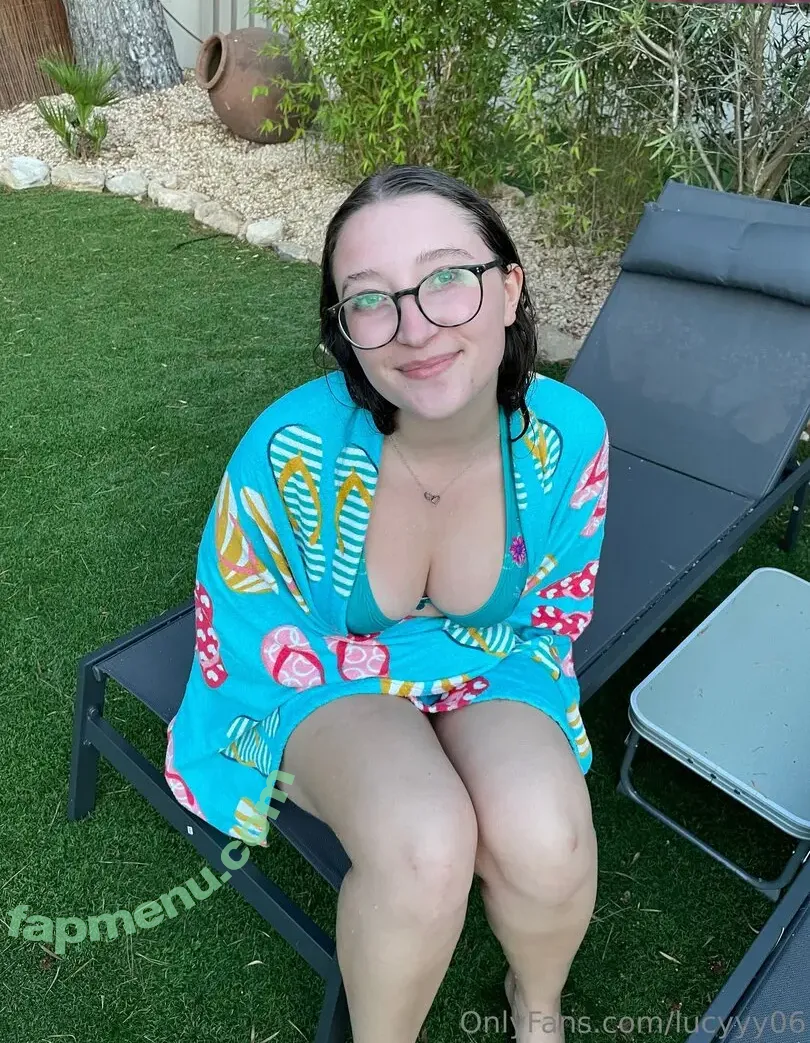 Lucyyy06 nude photo #0121 (Lucyyy06)
