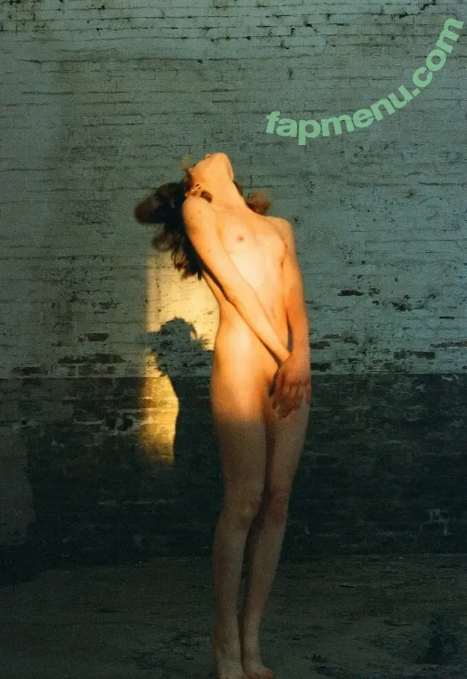 Ludovica nude photo #0002 (Ludovica)