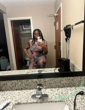 luhthiccbaddiebae / luh.baddie.bae nude photo #0017
