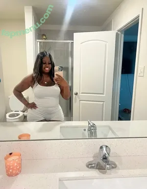 luhthiccbaddiebae / luh.baddie.bae nude photo #0027