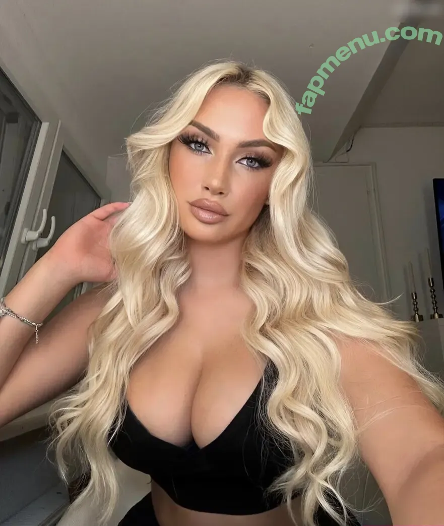 Luisa / llu.isaa nude photo #0002 (lu.isaa)