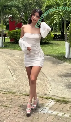 Luisa Valencia / lu_valenciaz nude photo #0159