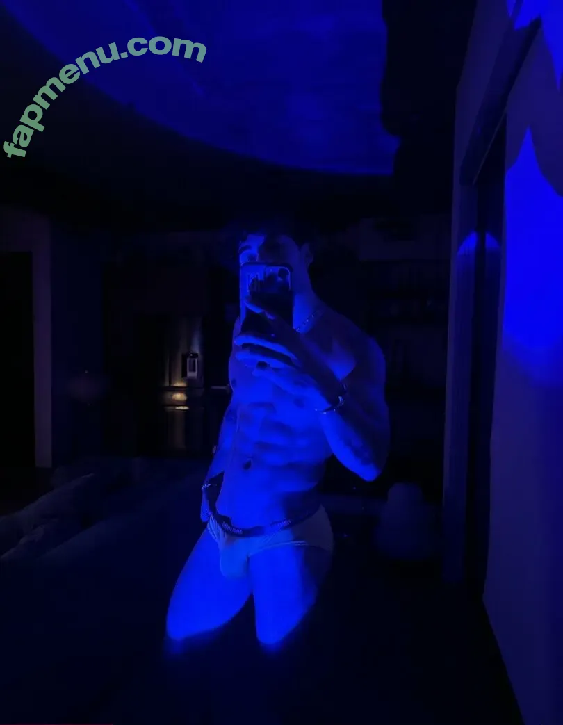 luiscapecchi nude photo #0020 (luiscapecchi)