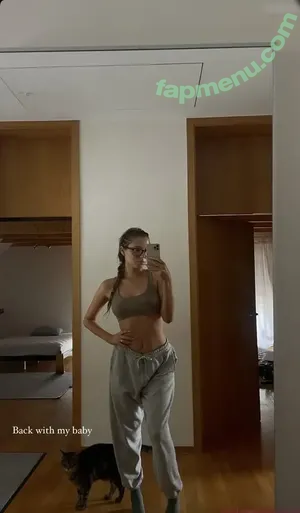  nude photo #0002