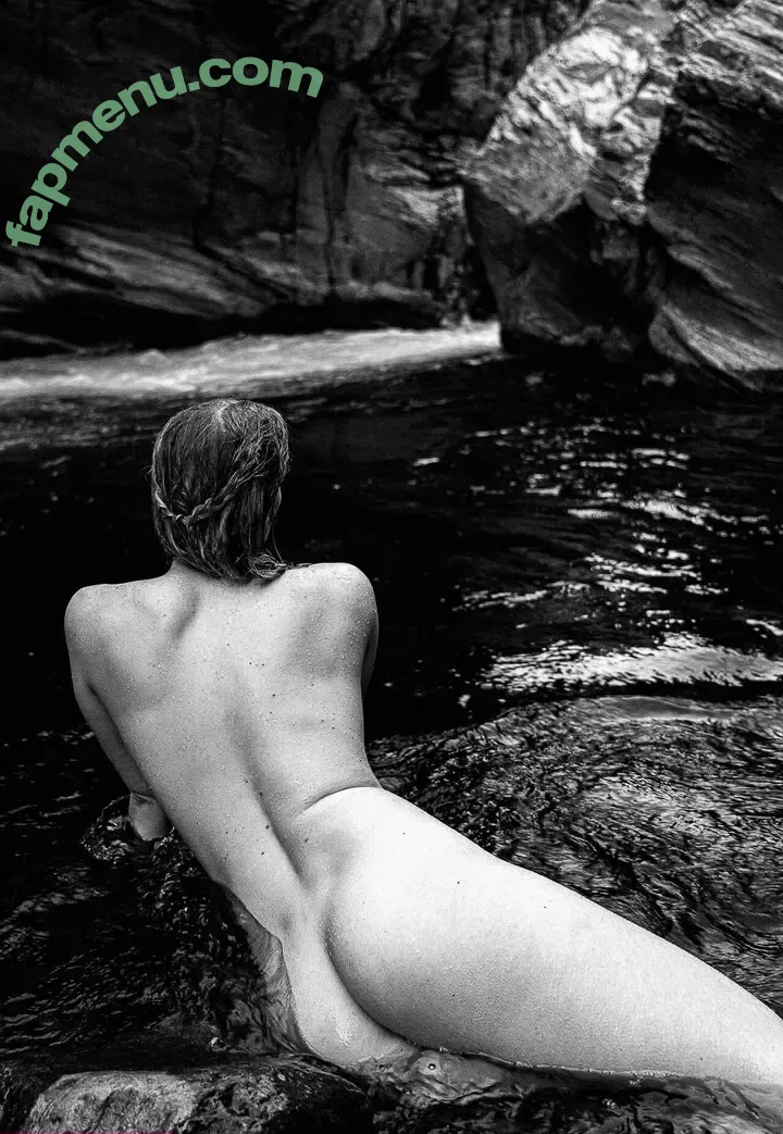 luizaconlaz nude photo #0282 (Daphnelu / luizaconlaz_model)