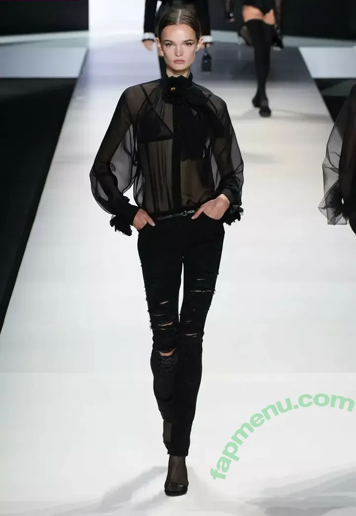 Lulu Tenney nude photo #0009 (lulutenney)