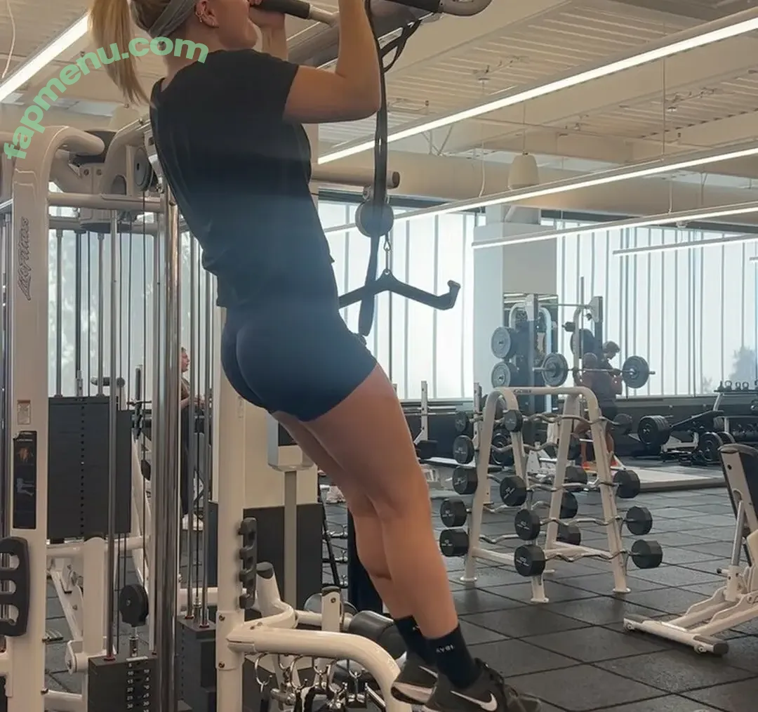 Lulu Wilson nude photo #0016 (luluswilson)