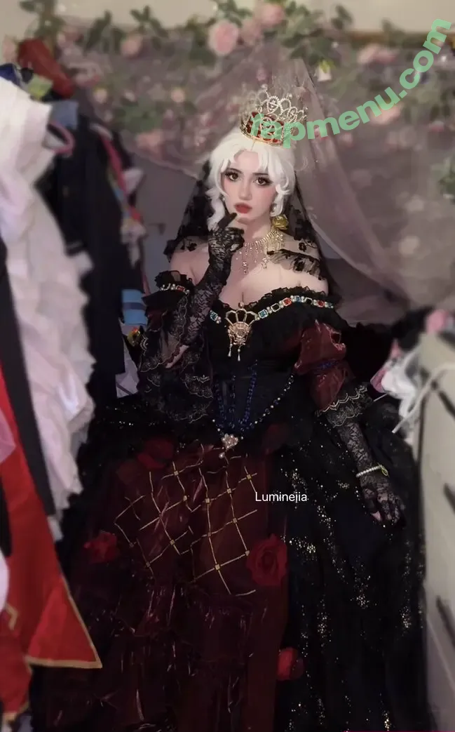 Lumineiia nude photo #0185 (Luunmiie / liianaa)