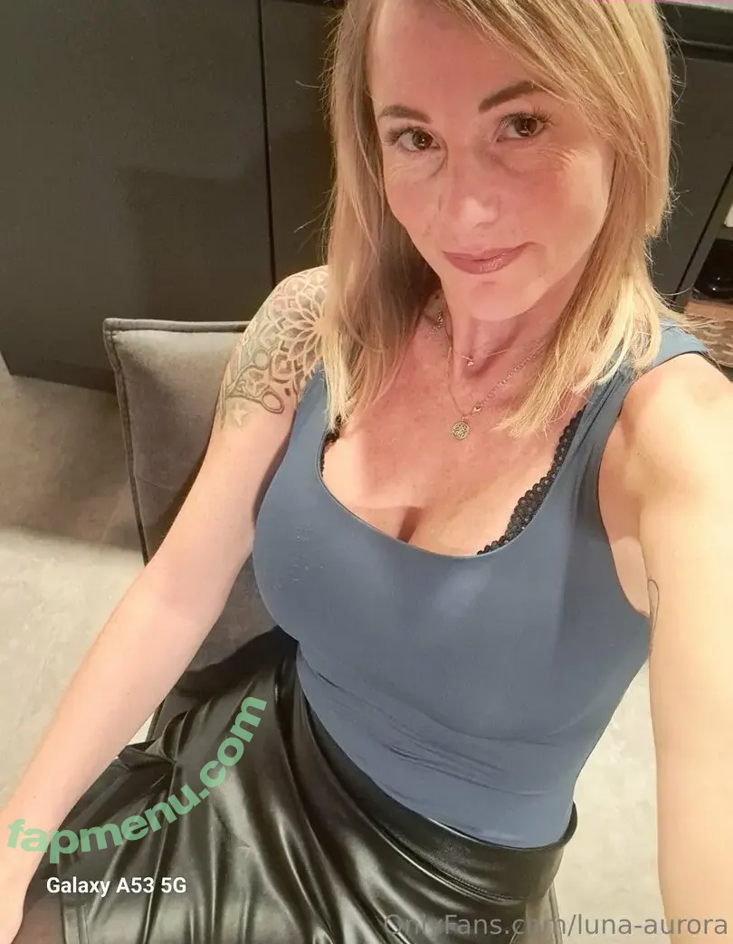 Luna Aurora nude photo #0006 (luna-aurora / lunaauroraxo)