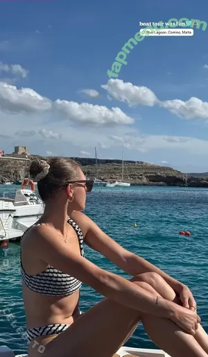 Luna Bulmahn / luna.bulmahn / luna.thiel / lunaa.thiel nude photo #0014