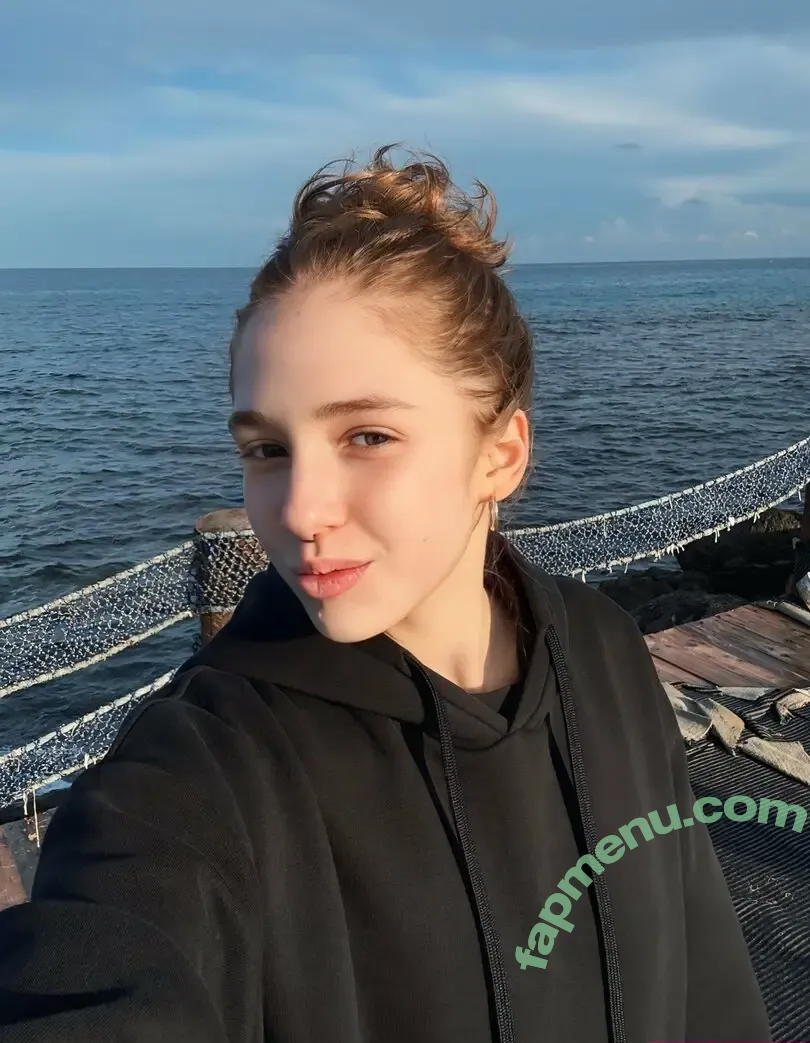 luna_com nude photo #0001 (lyna_com2000)
