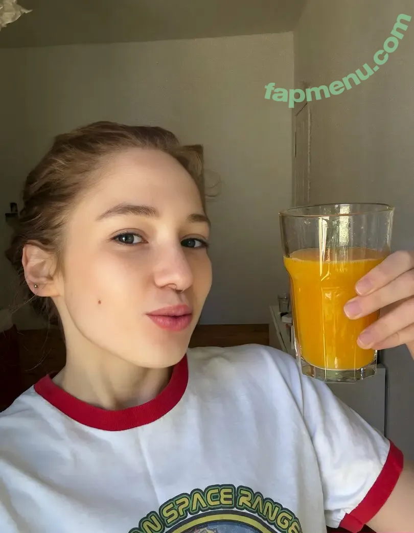 luna_com nude photo #0012 (lyna_com2000)