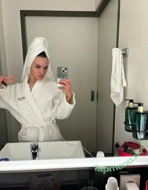 luna.graceex / lunagrxce nude photo #0032