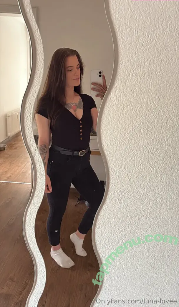 luna-lovee nude photo #0005 (lunalove_stjames)