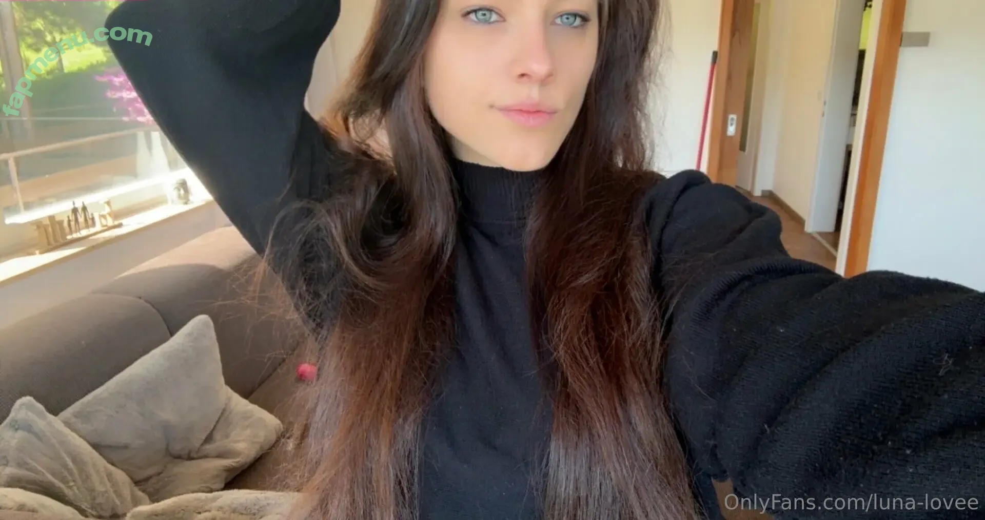 luna-lovee nude photo #0018 (lunalove_stjames)