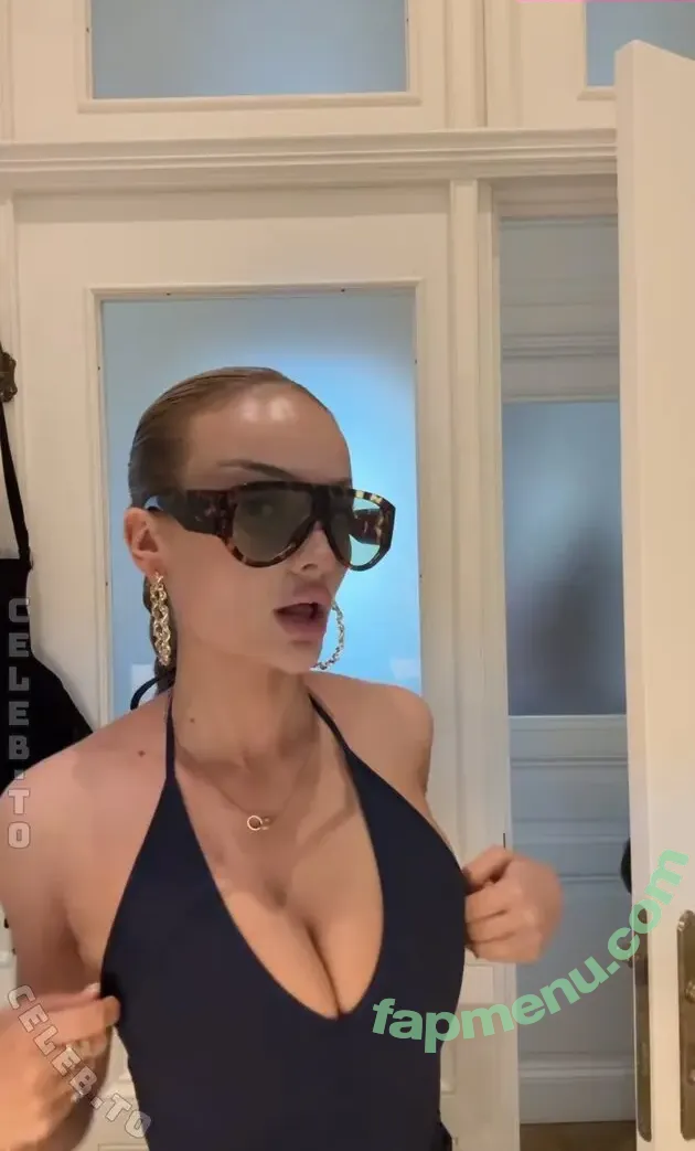 Luna Rabea nude photo #0017 (lunaokko / lunarabea)