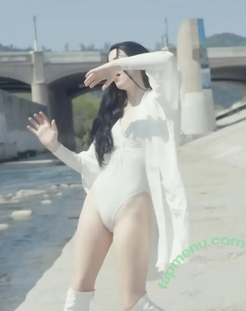 Luna Shadows nude photo #0024 (lunaxshadows / shadowluna)