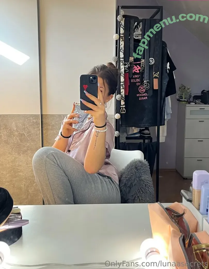 lunaasecrets nude photo #0029 (_lunasecrets_)