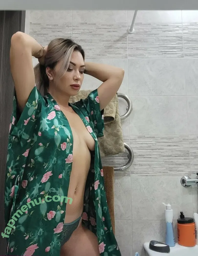 lunaaura_home nude photo #0002 (itslunaaura)