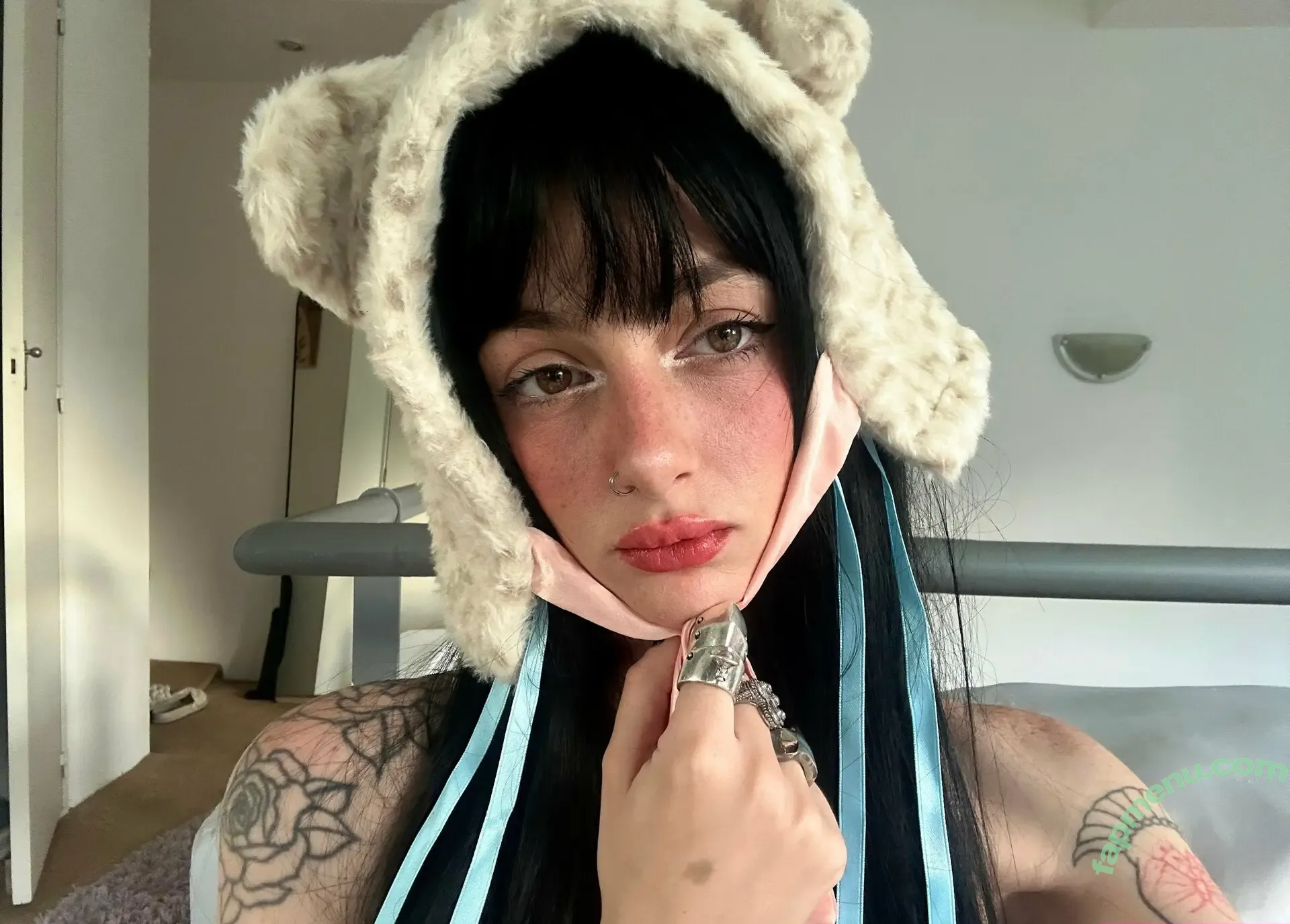 lunaauroraxo nude photo #0033 (lunaauroraxo)