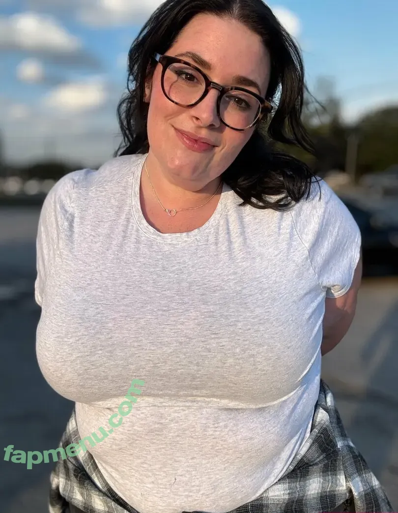 lunalewistv nude photo #0016 (lunalewww)