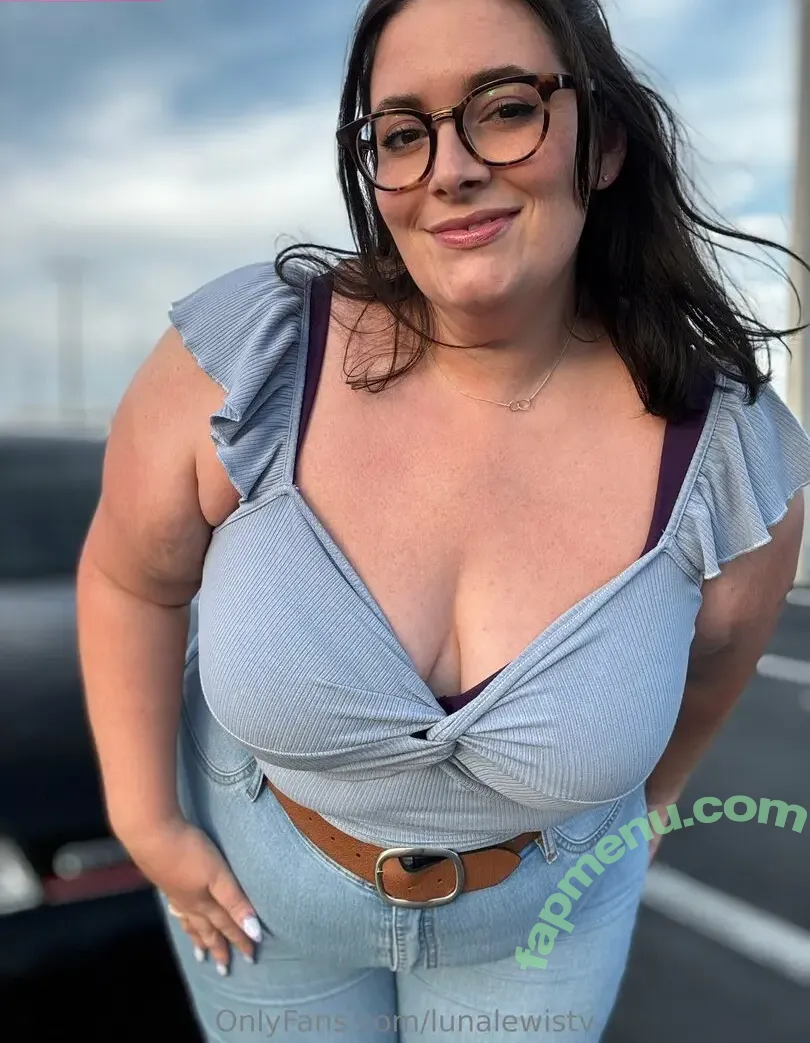 lunalewistv nude photo #0019 (lunalewww)