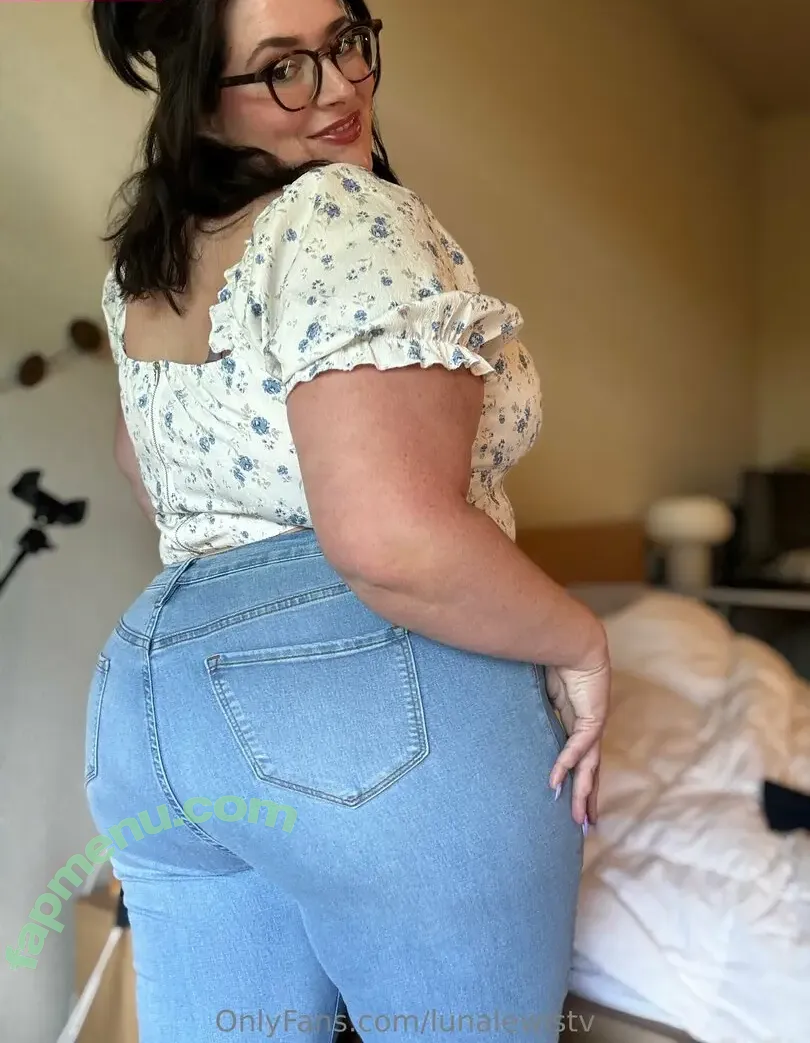 lunalewistv nude photo #0030 (lunalewww)