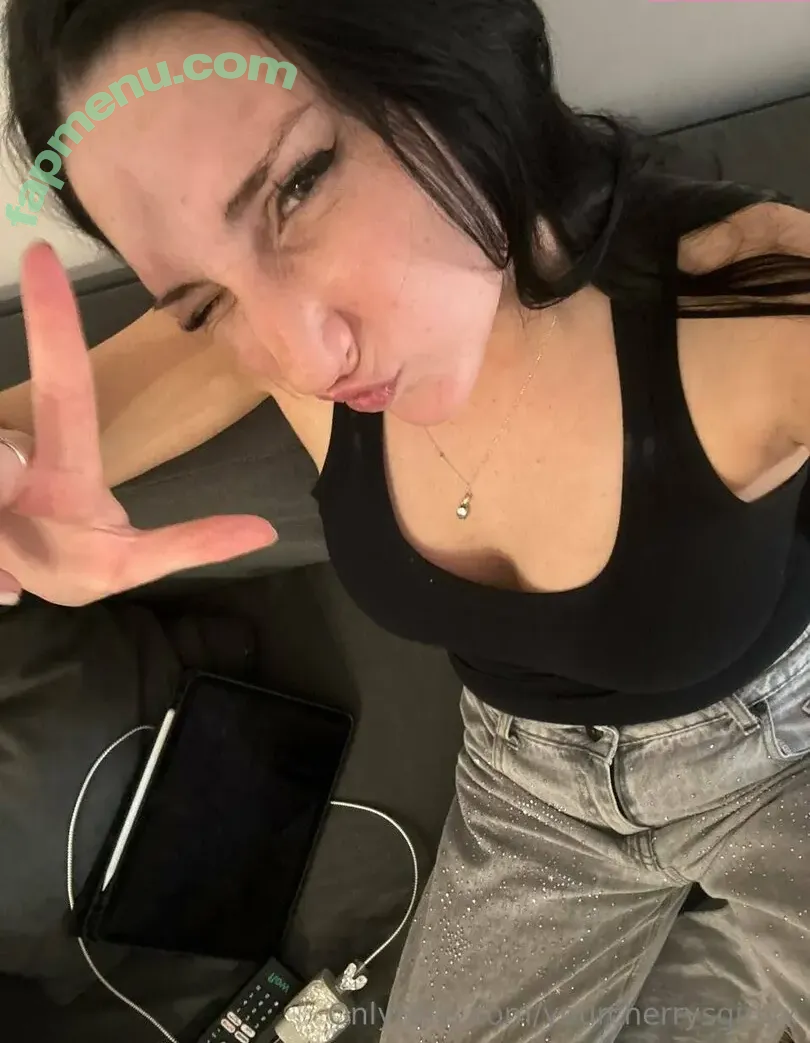 lunaluvx nude photo #0005 (lunaluvx)