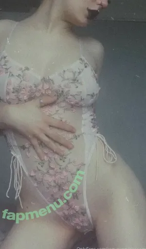 lunanymph / weirdnymphoe nude photo #0023