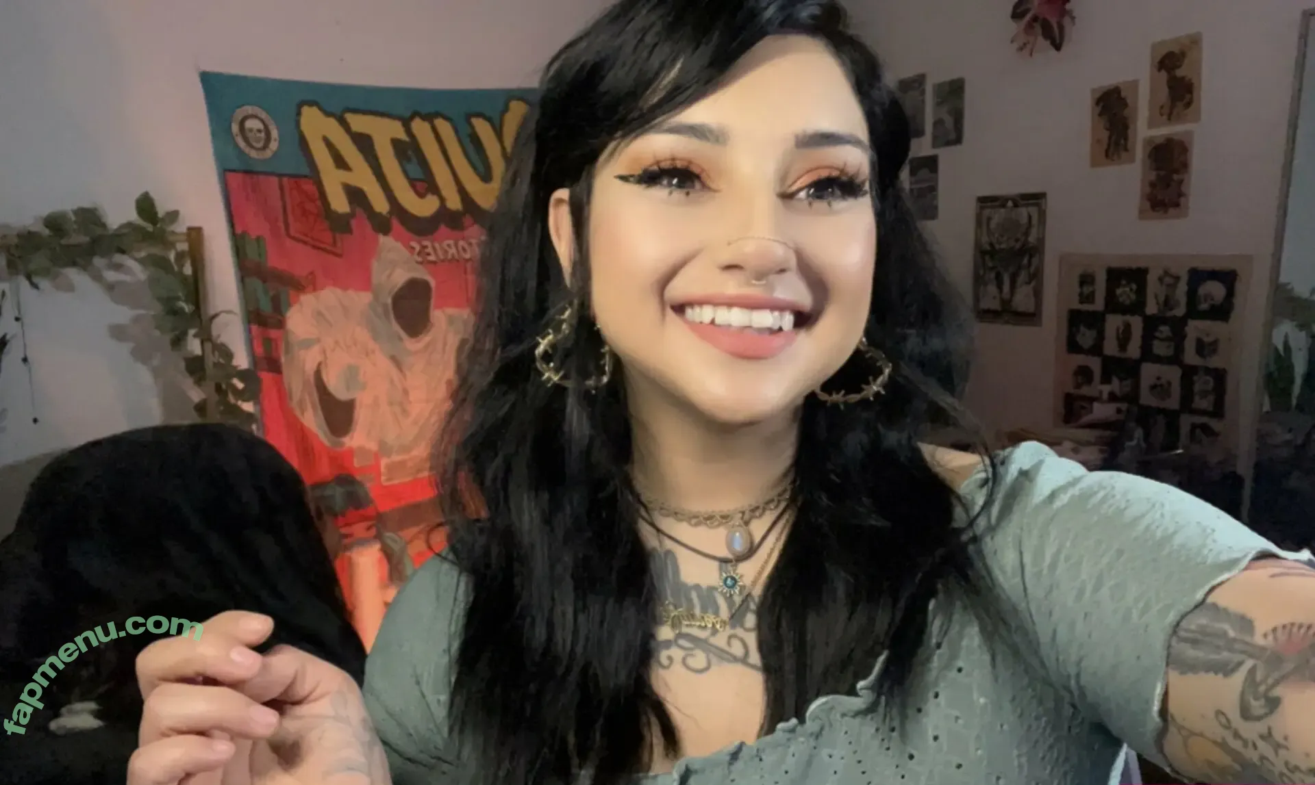 LunarGirlx nude photo #0003 (LunarGirlx)