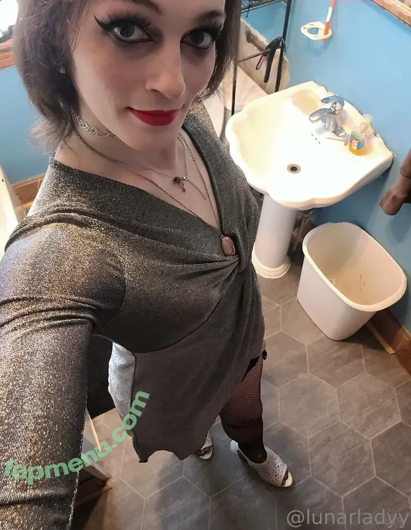 lunarladyy nude photo #0034 (lunarladyyyy)