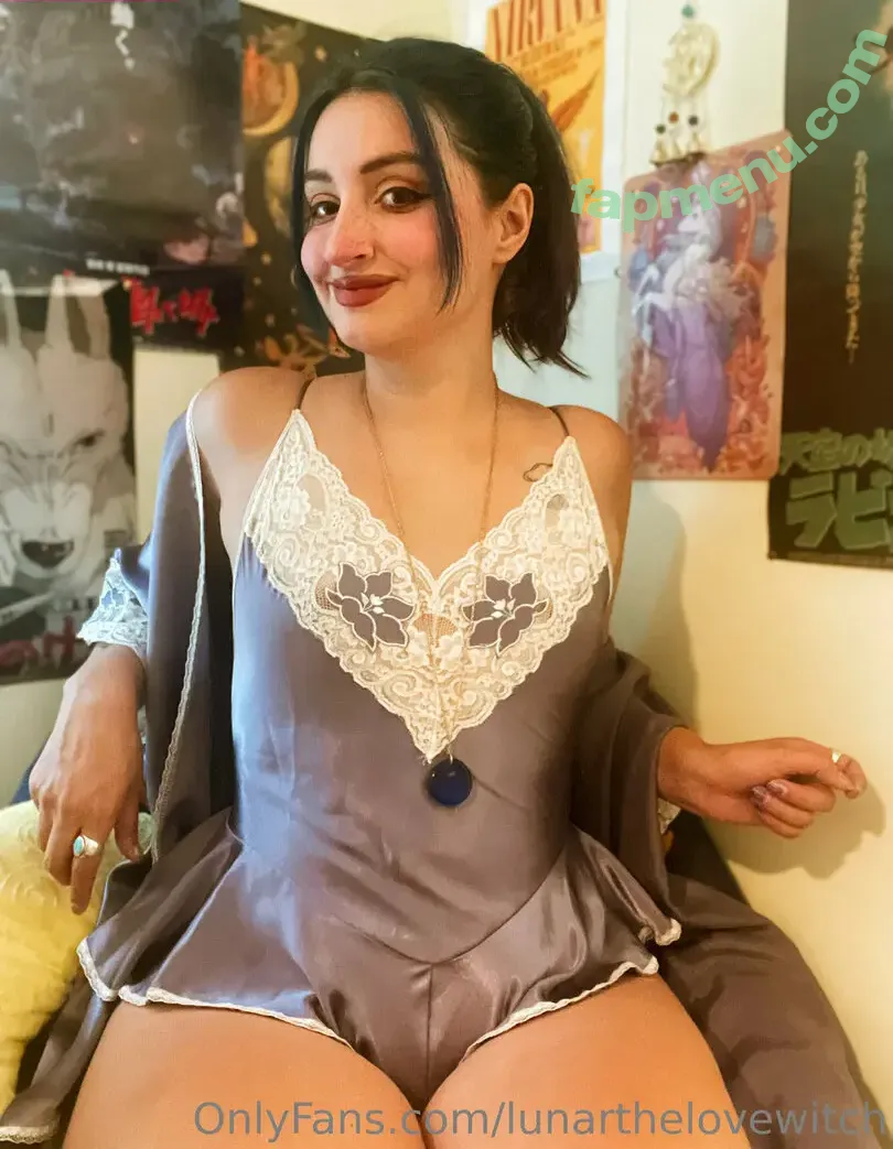 lunarthelovewitch nude photo #0011 (lunathelovewitch)