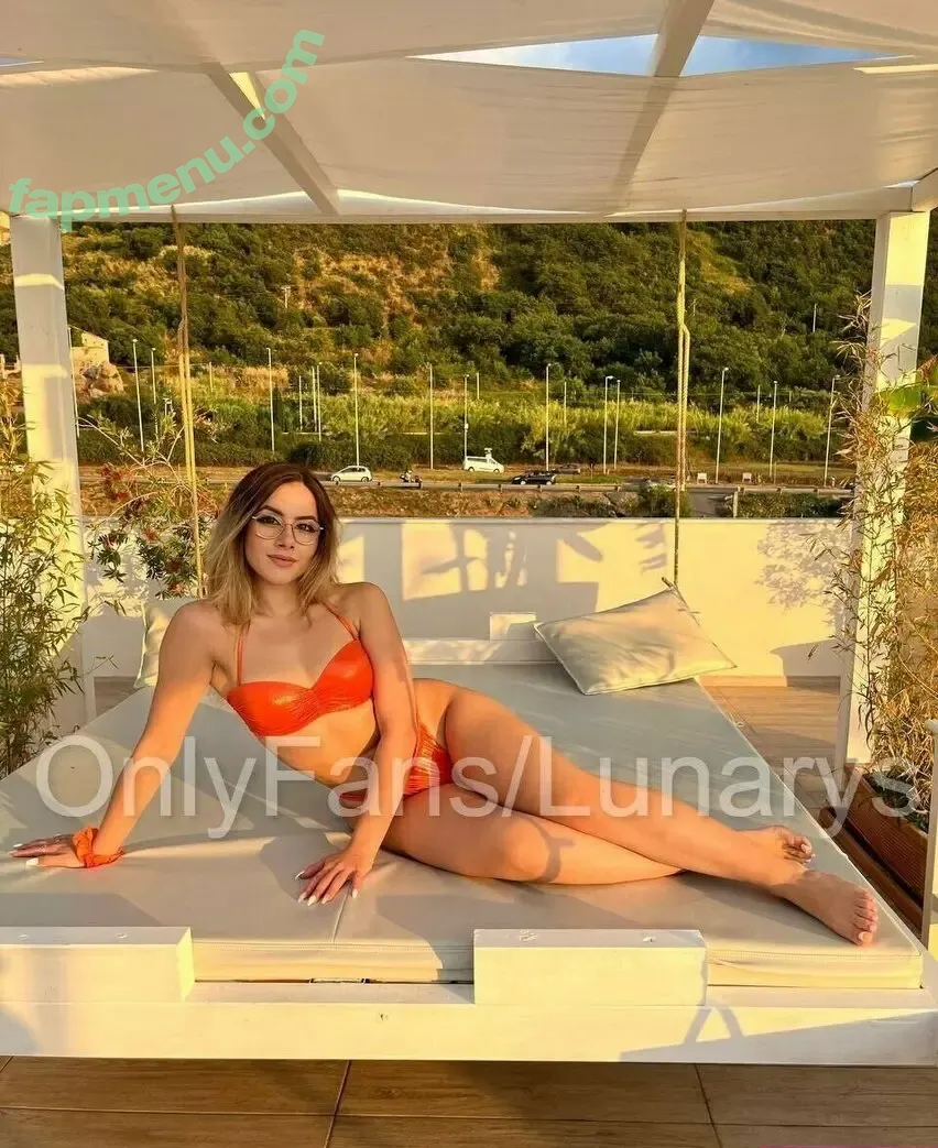 lunarys nude photo #0002 (lunarys96)