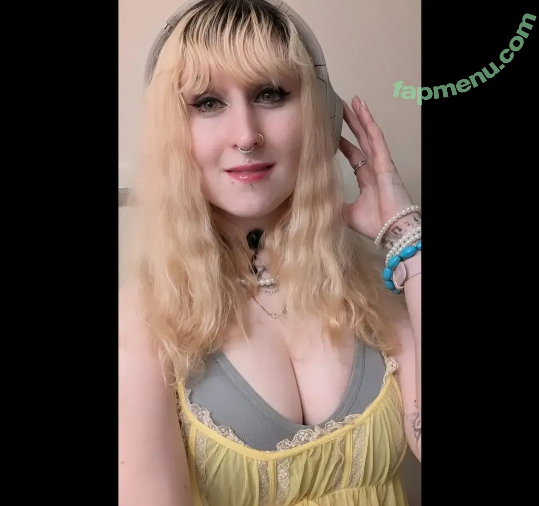 lunasummerz nude photo #0003 (lunasummerz)