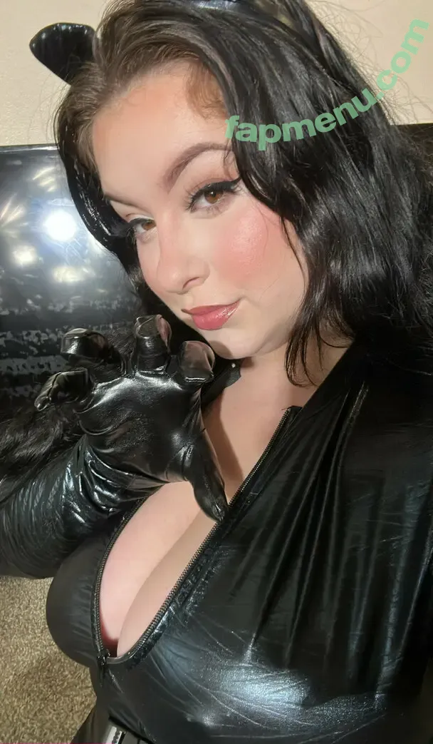 lunavalentinee nude photo #0023 (lunavalentineart)