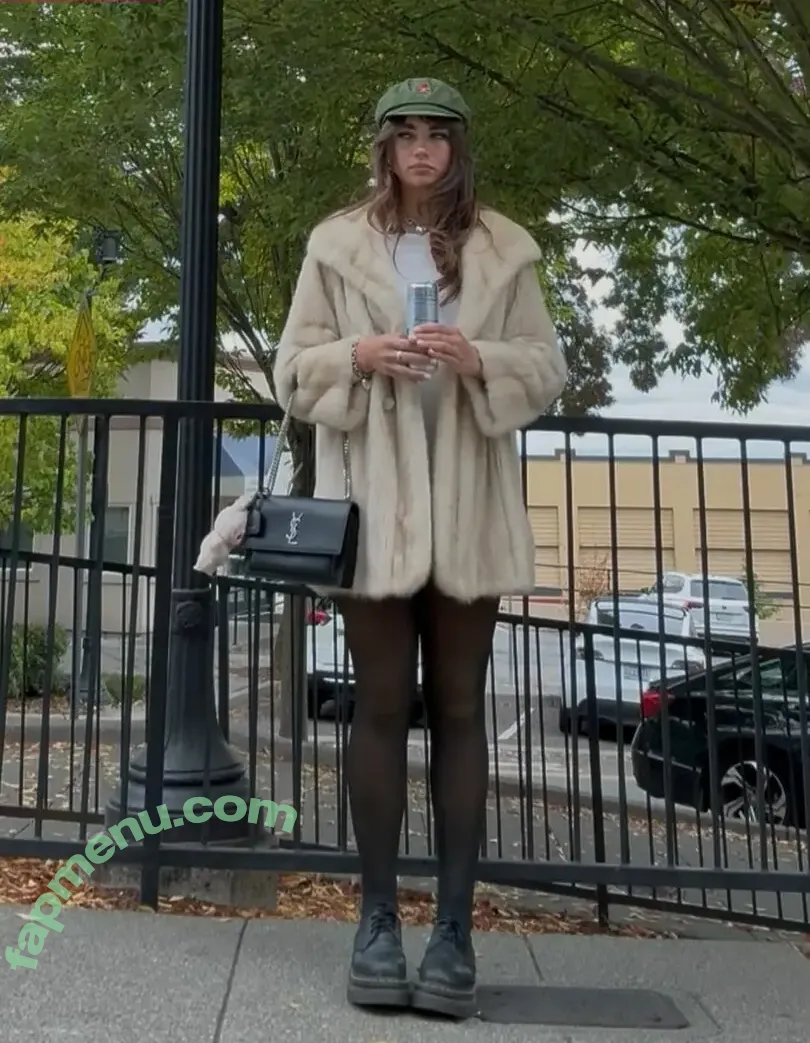 Lunchbaglujan nude photo #0009 (Haylujan)