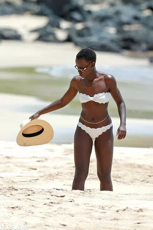 Lupita Nyong'o / lupitanyongo nude photo #0021