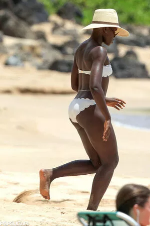 Lupita Nyong'o / lupitanyongo nude photo #0030