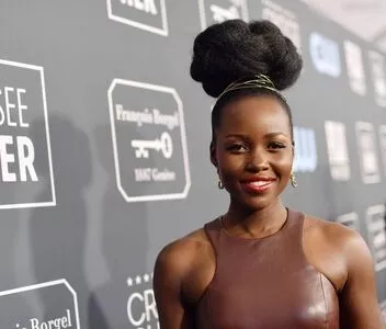 Lupita Nyong'o / lupitanyongo nude photo #0082