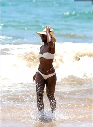 Lupita Nyong'o / lupitanyongo nude photo #0097