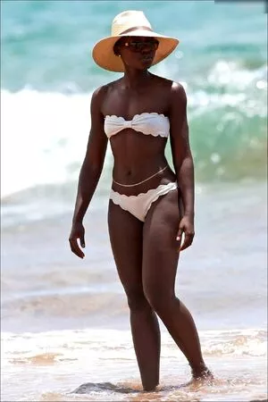 Lupita Nyong'o / lupitanyongo nude photo #0098