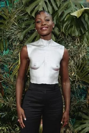 Lupita Nyong'o / lupitanyongo nude photo #0111