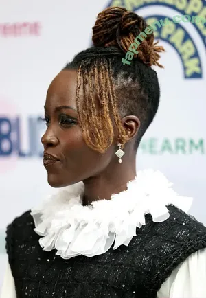 Lupita Nyong'o / lupitanyongo nude photo #0126