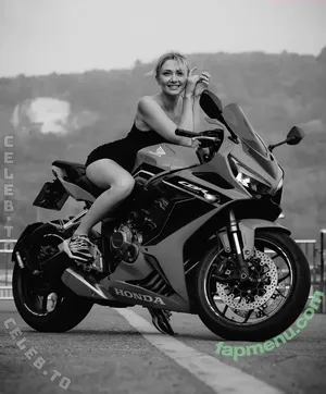 Luplupka / lup_lupka nude photo #0023