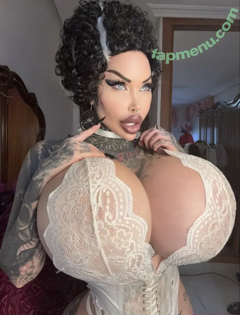 Lurciferadollx nude photo #0031 (Mamievil_Lurcifera / lur_g.m / lurciferad)