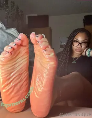 lust4nique / curvy_nique nude photo #0016