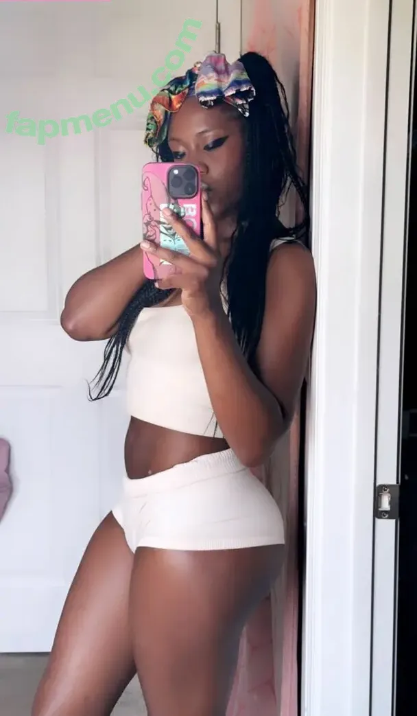 luv.tr1s3 nude photo #0017 (luv.trise)