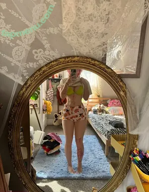 Luvliii / meatloafyyy / shmeatloafyyy nude photo #0318